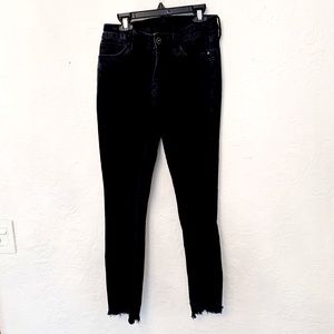 Joe’s Black Jeans Frayed Ankle Cropped (28)
